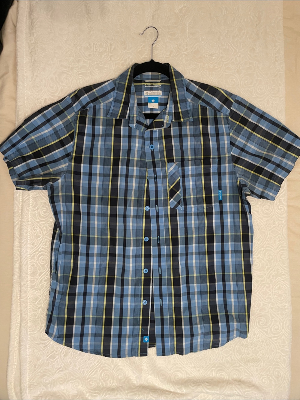 Columbia Men's Blue Plaid Button-Up Shirt